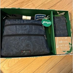 New Sakroots Crossbody bag and credit case gift set